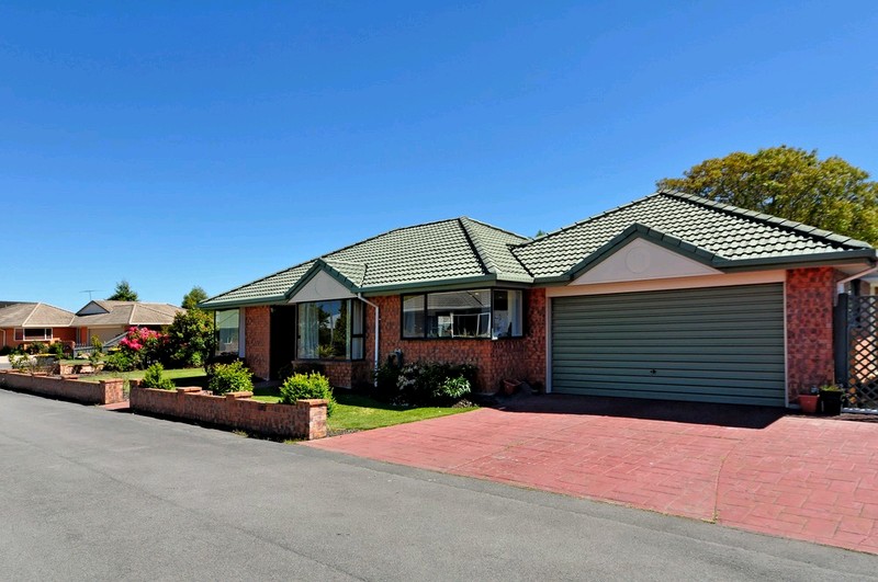 SOLD 18 Innisfree Place, Northwood , Christchurch 8051