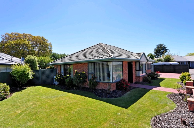 SOLD 18 Innisfree Place, Northwood , Christchurch 8051