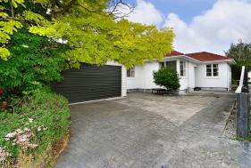 Location Location ## Under Offer ##