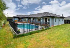 ***Now UNDER OFFER****