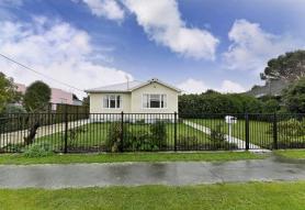 **UNDER OFFER** Wow What A Buy!