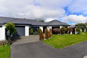 **** Now Under Offer ****