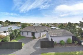 * Under Offer * It All Adds Up