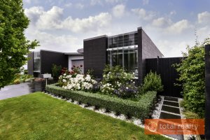 Four Bedrooms With Reserve Outlook