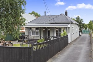 Two Dwellings, Plenty of Sheds, One Title