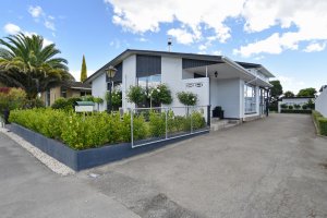 Fabulous Family Home Close To Ashgrove School