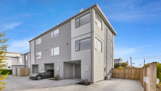Contemporary Living On The City Fringe