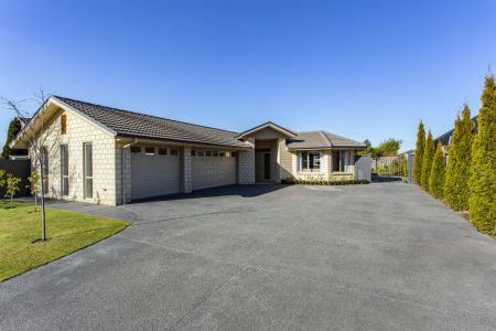 2 Living, 3 Car Garage, 4 Bedrooms + Office