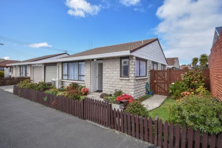 SOLD  -    Sunny Townhouse - Easy Living