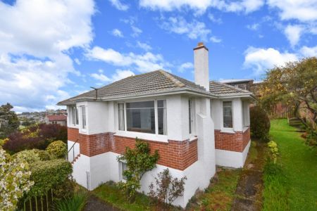 Just Sold! Selling? Call Dean 1.5%* Low Fees