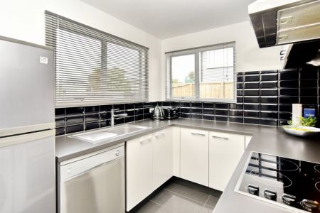Contemporary Living On The City Fringe