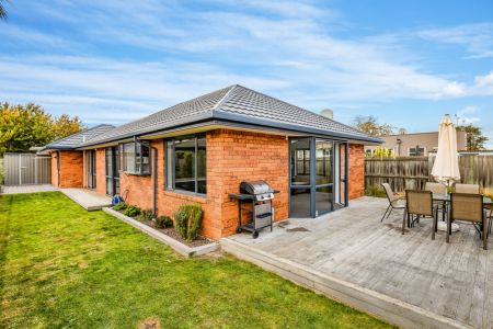 Standalone Townhouse - Move In And Enjoy!
