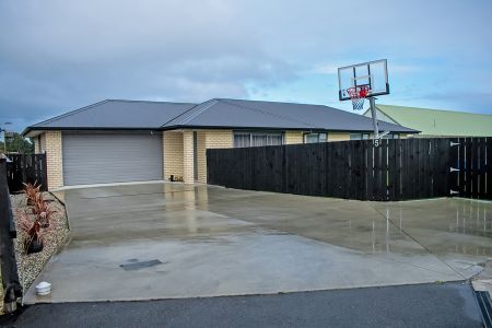 Well-Designed 3 Year Old Modern Home