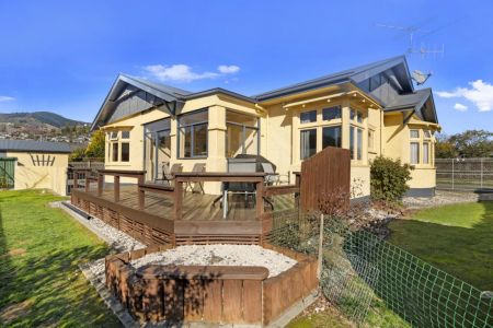 Large 3 or 4 bedroom home!