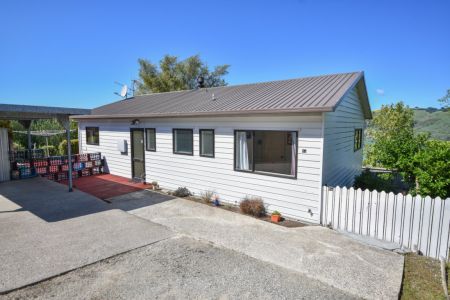 Fantastic Home With Harbour Views