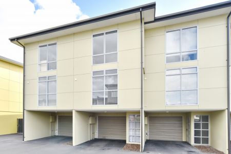 Contemporary Living On The City Fringe