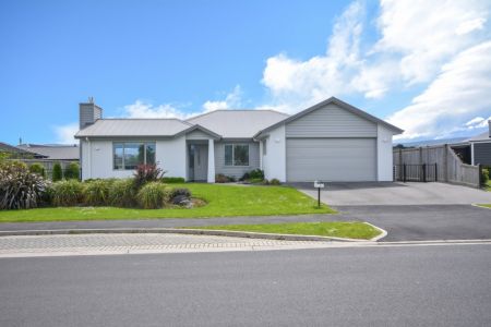 Stunning Executive Family Home!