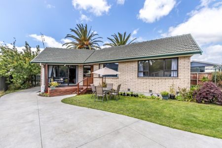 Under Offer  Unique 2 Home Opportunity – On One Title