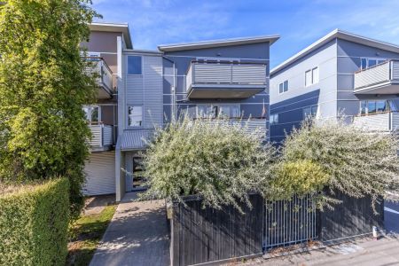 Modern & Convenient 2 Bedroom Apartment