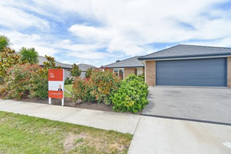 Fabulous Family Home Close To The Lake