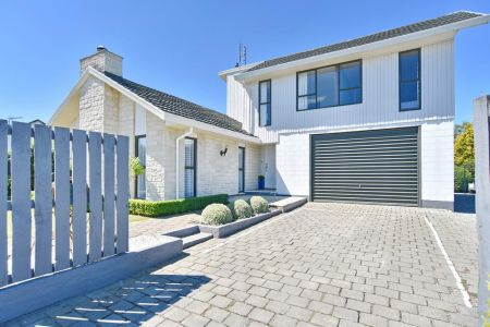 Ideal Family Home In Central Amberley