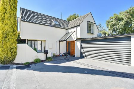 Townhouse Delight - Location Plus Education