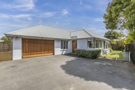Modern 3 Bedroom, 2 Bathroom Home
