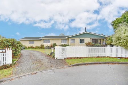 Central Location, Foothill Views & Great Sun