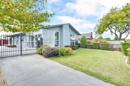 Large Family Home With Sleepout and Large Studio