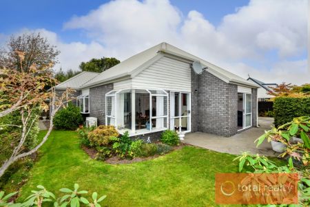 Easy Care Home In Handy Location