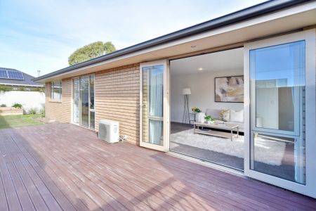 Contemporary Family Living In A Fabulous Location