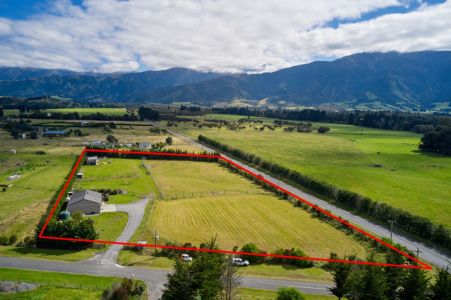 Grandstand Mountain Views On 2ha