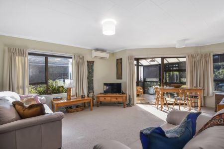 Terrific Two Bed Town House on Titoki!