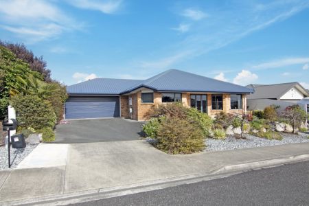 Smart Tidy Brick Home!