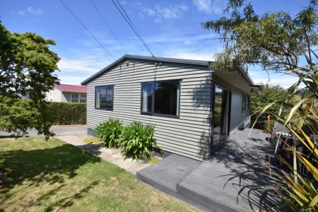 Double Glazing + Double Garage = Winner!
