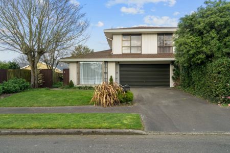 Location, Space And A Double Garage!