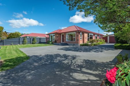 Family Space and Huge Garage