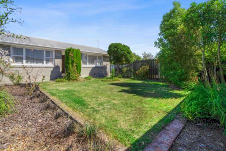 Sunny Rear Unit with Spacious Lawn