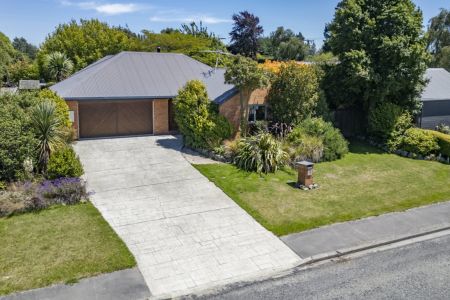Private Oasis on Oakden