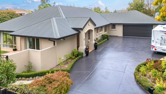 Impressive Residence, Not to be Missed
