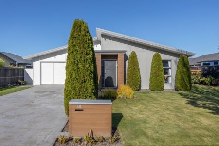 Spacious Family Living with Park Views