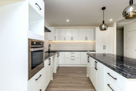 Big Section, Bonus Media Room - Must Sell!