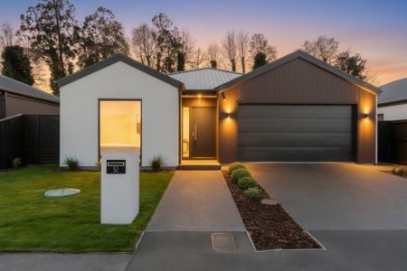 Contemporary Comfort – Nearly New!