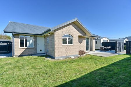 Wow ! Post-Quake, 3 Bedroom, and Freehold Title !