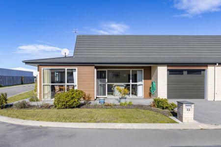 Charming Over 60's Retreat Awaits