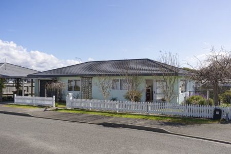 Charming Home in Richmond Awaits!