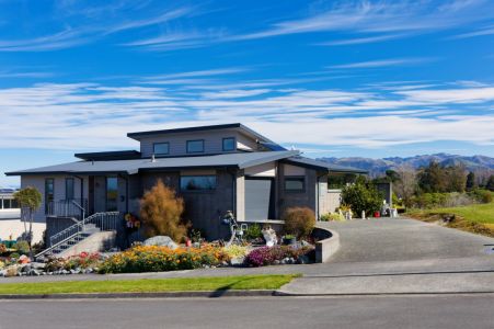 Luxurious Living with 360 Degree Views