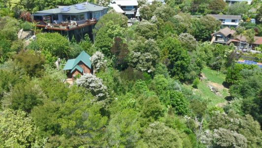Stunning Home, Views, Native Bush!