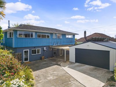 Two Homes, One Roof, Endless Possibilites!