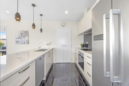 REALISTIC VENDORS WANT SOLD!